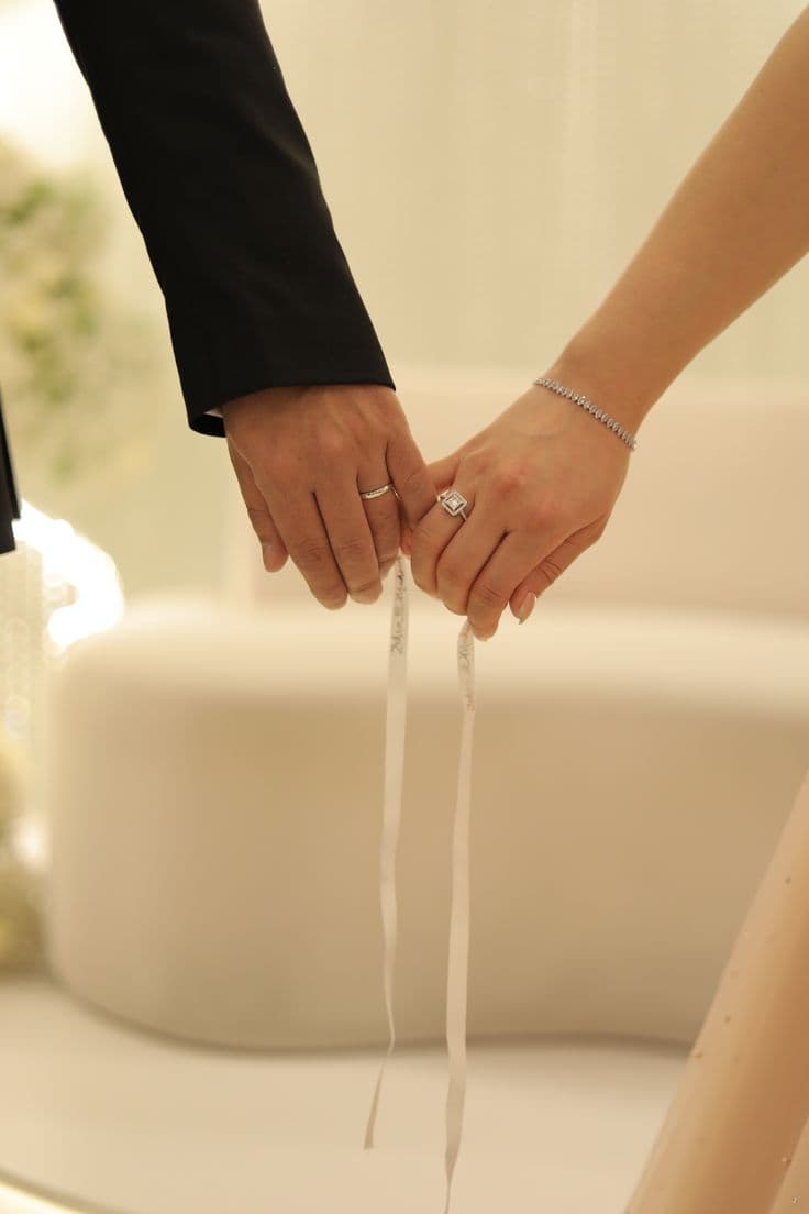 Long-Distance Marriage: Staying Close With Different Schedules